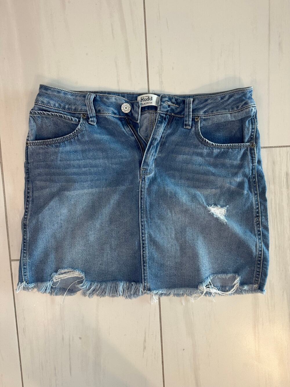 Mudd Women's Size 11 Distressed Denim Mini Skirt Frayed Hem Stretch Blue Jean